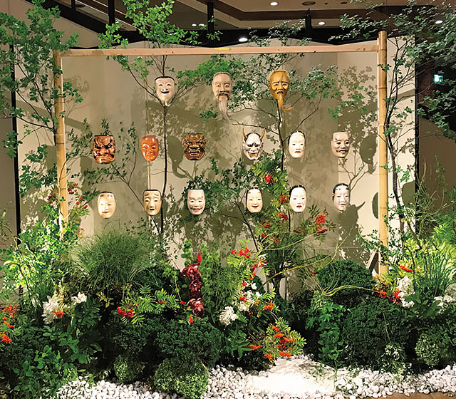 能面 × 花の初コラボレーション［能楽なう 公演ロビー展示］